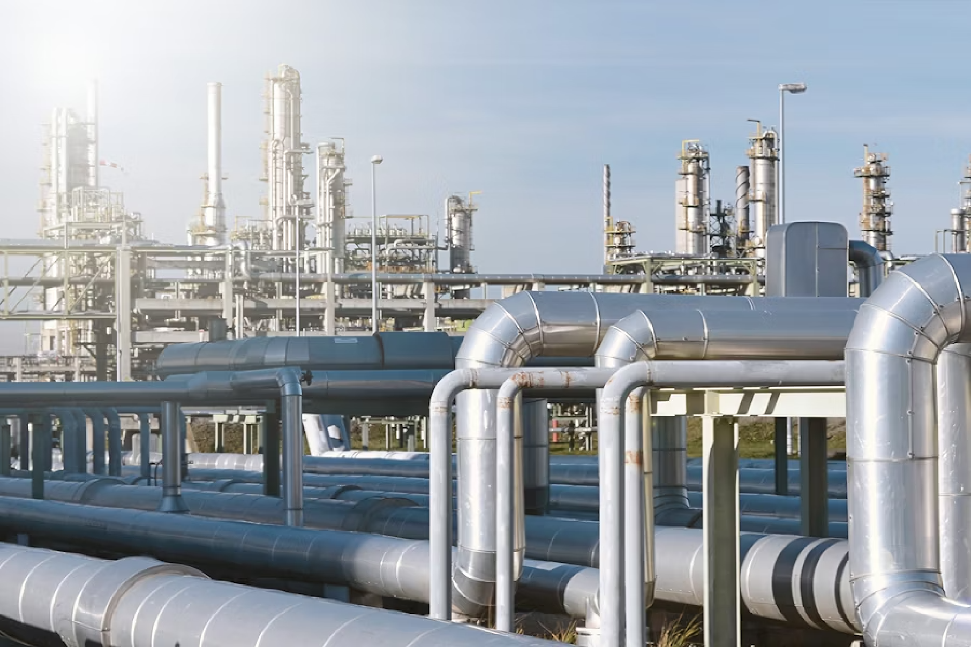 Ein Luftbild von vielen Rohren